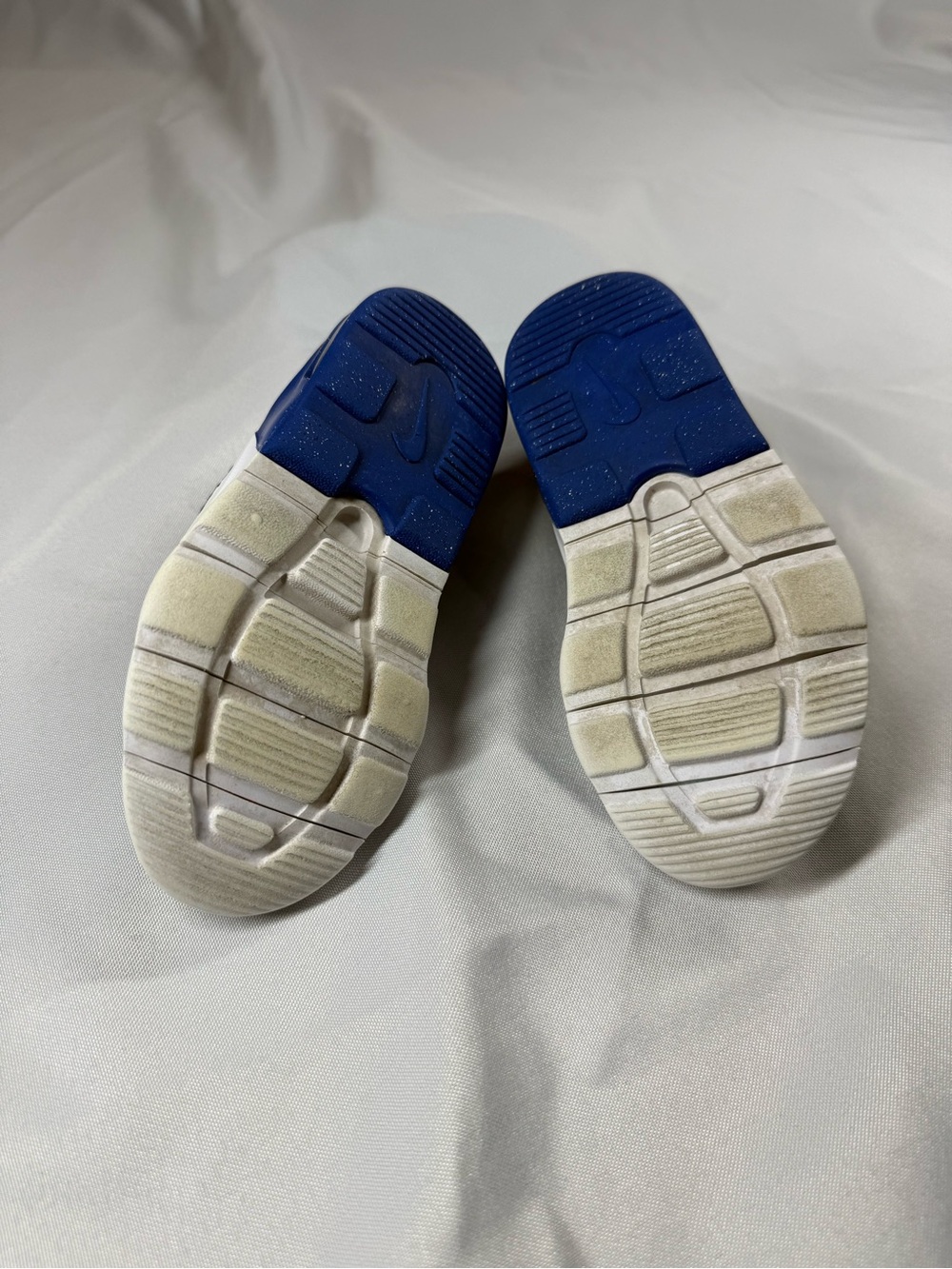 Nike Kids Black and Blue Slip-On Sneakers with White Midsole Size 9C - Picture 7 of 11